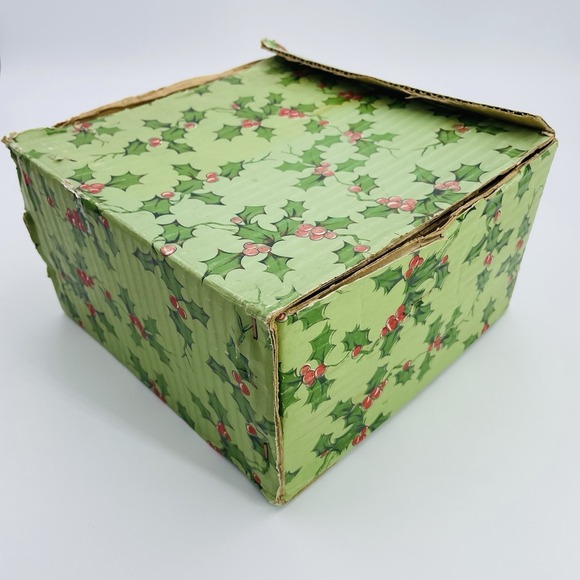 Lefton China Christmas Tea Cup Snack Dessert Plate Holly Berries Set of 4 - Picture 5 of 15